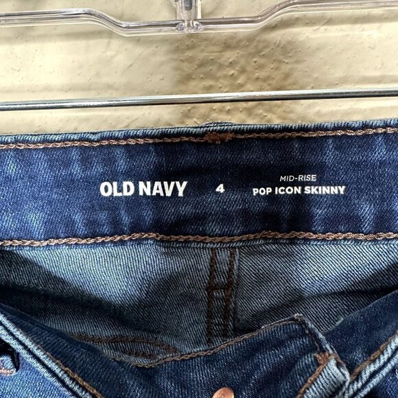 Old Navy Pop Icon Skinny Mid Rise SZ 4 Dark Wash Stretch Jeans Raw Hem - Picture 3 of 7